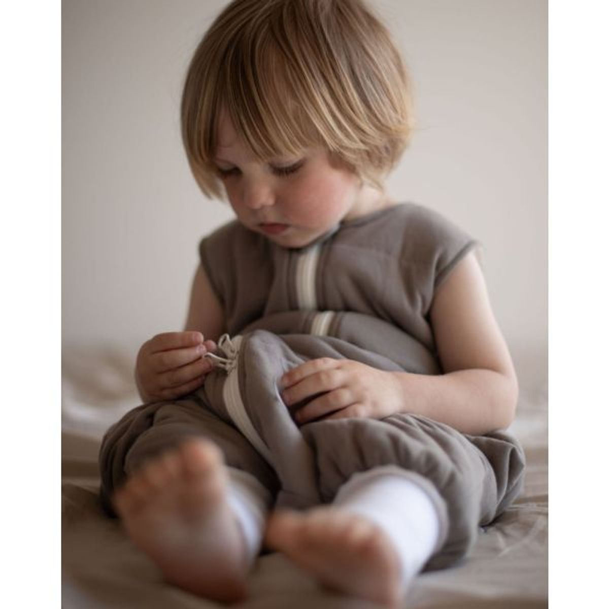 Easygrow | Night Basic Nattpose | 2- 4 år | Knopp Sandbrown