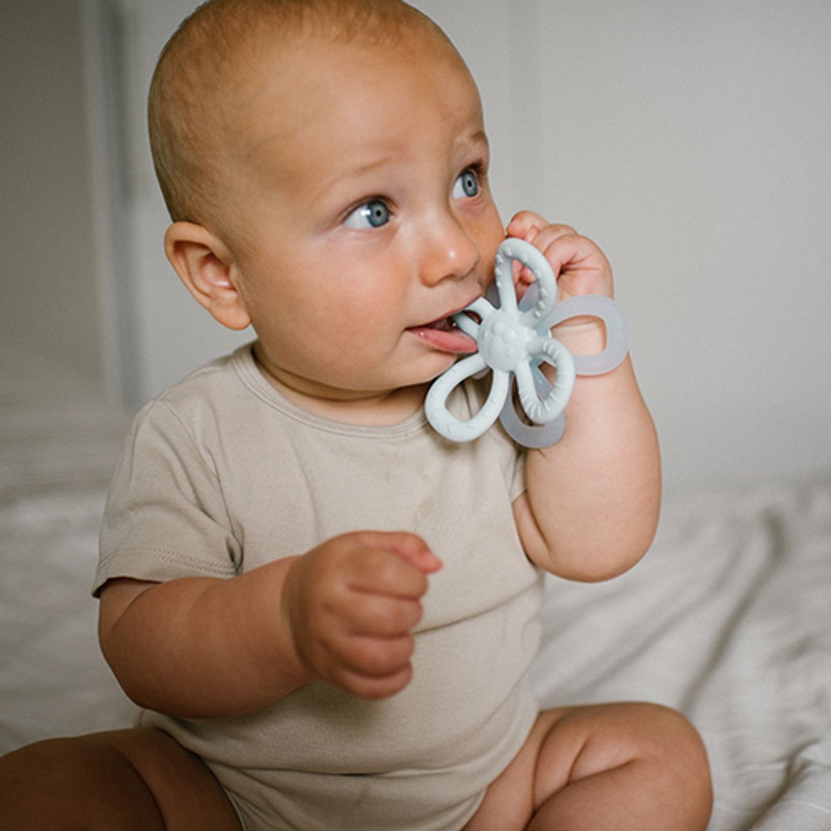 Babyono| Silikon biteleke | Flower blå | 3m+