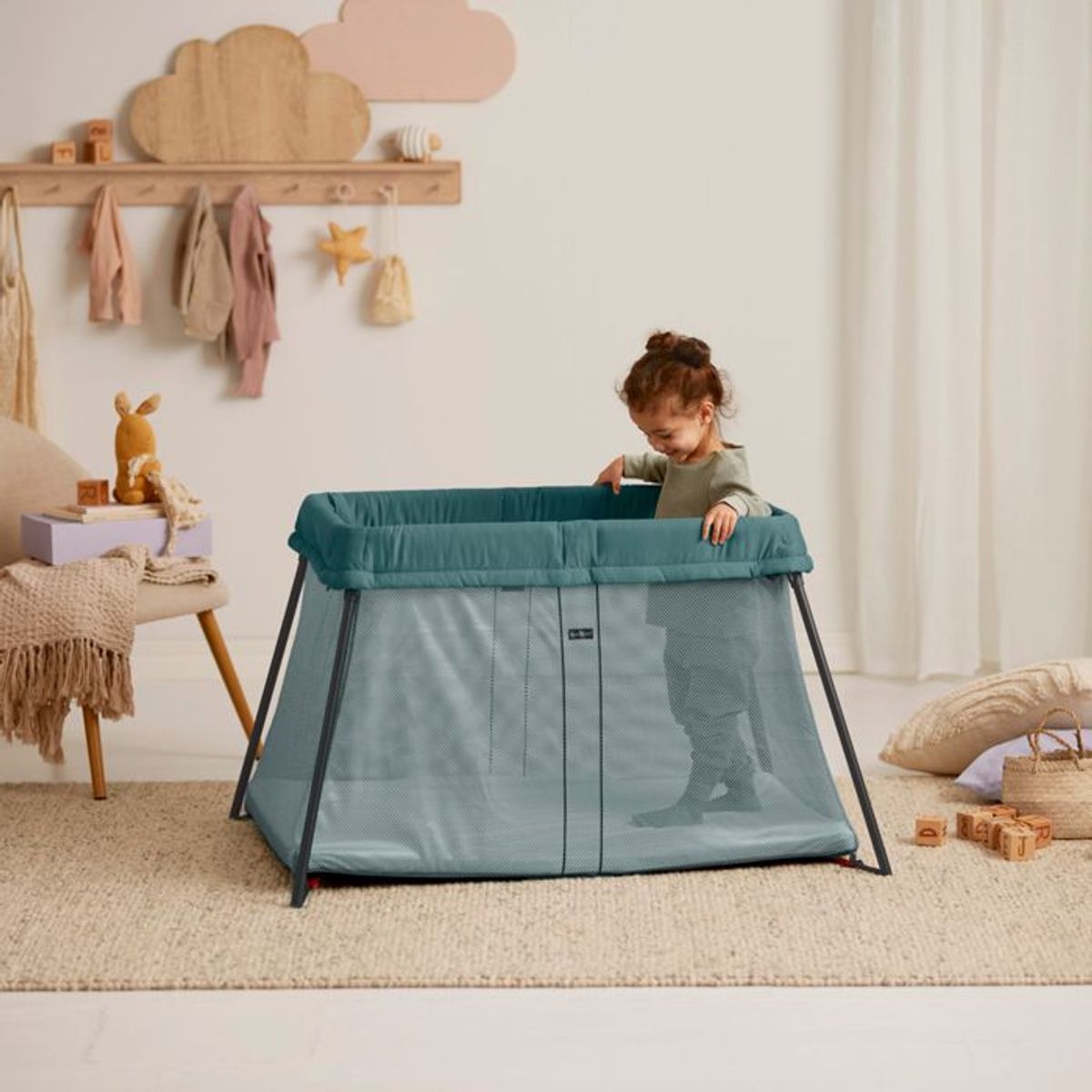 BabyBjörn | Reiseseng Light |  Mørk grønn